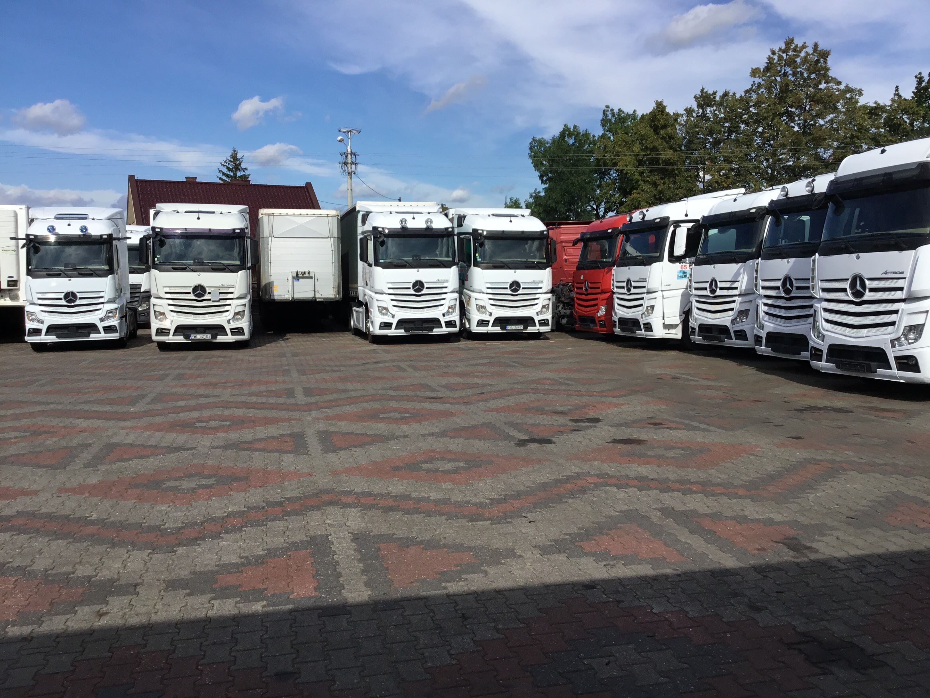 Ciągnik siodłowy Mercedes 3